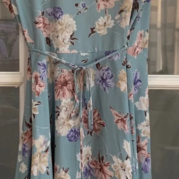 I Joah Flutter Sleeve V-Neck Wrap Dress - Picture 4 of 6